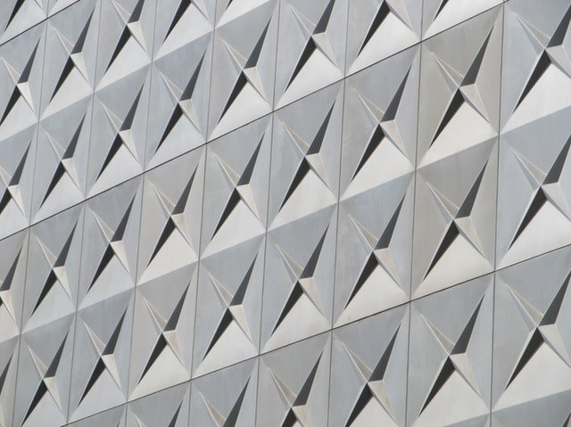 štruktúra hliníka v architektúre.jpg