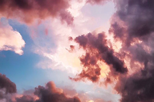 Ružové oblaky na oblohe
